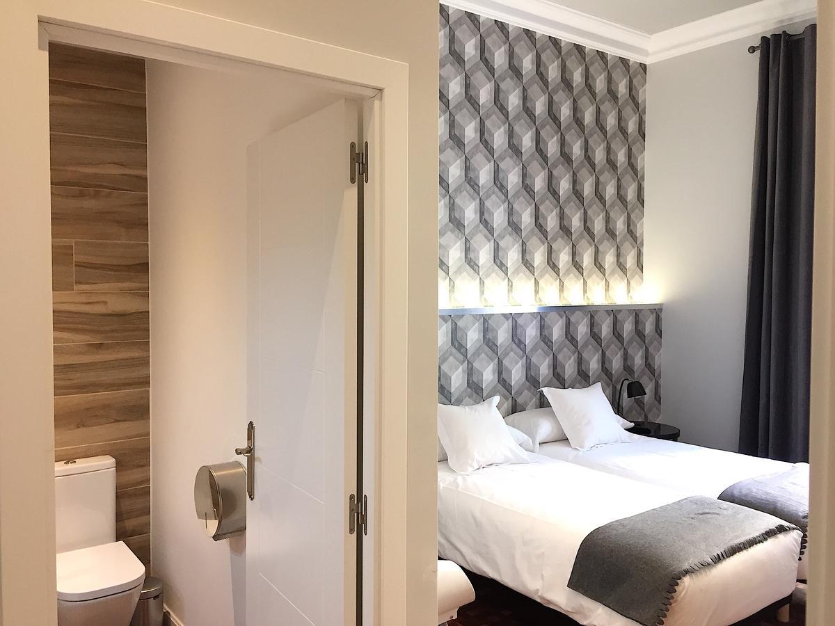 Hip Karma Hostel Барселона Экстерьер фото