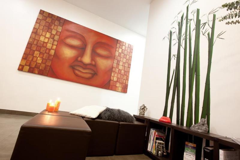 Hip Karma Hostel Барселона Экстерьер фото