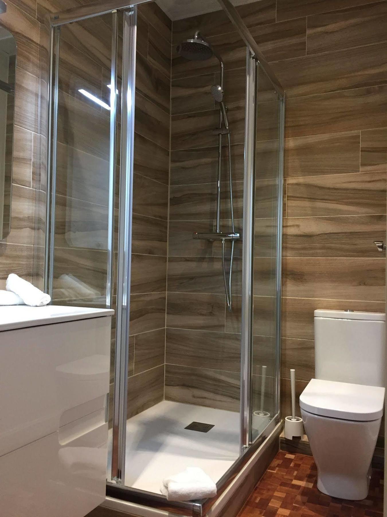 Hip Karma Hostel Барселона Экстерьер фото